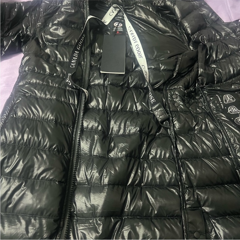 Canada goose lite puffer. Great condition. Authentic. - Picture 5 of 6